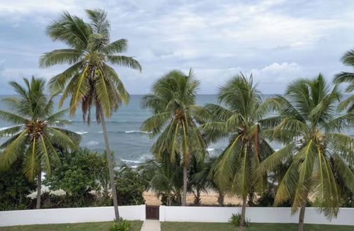 Bravos de Boston House | Beachfront Gem Gated Close to Ferry