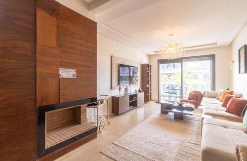 Tamariss Apartment | Beachfront gem with pool gym
