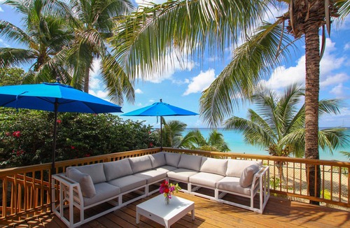 Lower Carlton House | Beachfront Getaway on Perfect Beach - Chateau Monique (3 bed)