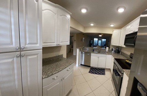 Hutchinson Island South Condo | Beachfront Getaway Just Steps from the Sand!