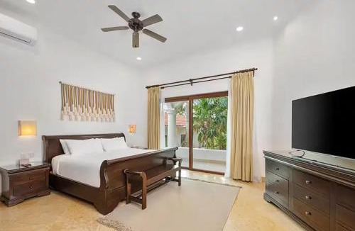 Soliman Bay Villa | Beachfront Hacienda Soliman Bay