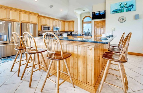 Hatteras House | Beachfront Hatteras Estate with Pool and Spa!