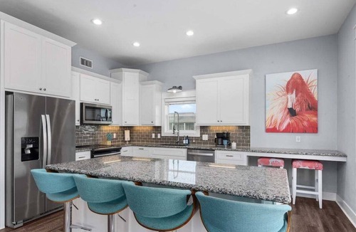 Port Bolivar House | Beachfront + Heated Pool: Fire Pit-Pets
