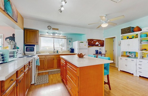 Hauula Cottage | Beachfront hideaway with breathtaking views & modern updates - steps to sand