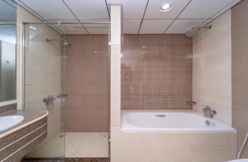 Rumailah Apartment | Beachfront holiday homes with beach,sauna,jacuzzi,cafe,restaurants and more