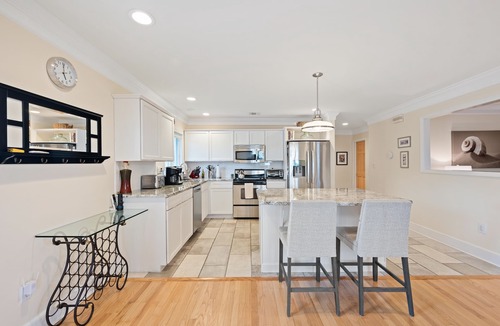 Mount Sinai House | Beachfront Home-Fully Furnished. PRIVATE Beach Rights on L.I. Sound.