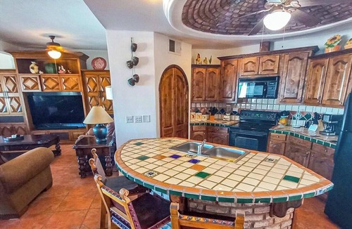 Centro Villa | Beachfront Home | Sleeps 14 | Cholla Bay