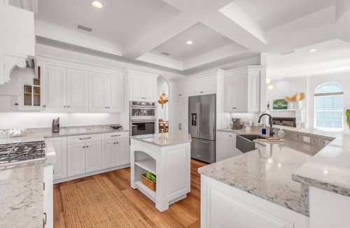 Treasure Island House | ☀Beachfront Home🐬Private Pool🏖️Beach Access from Backyard🍹Great Location!
