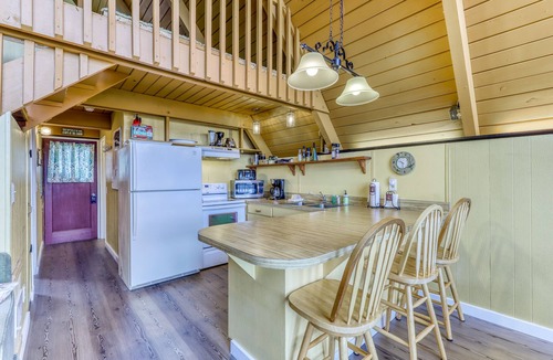 Anacortes Cabin | Beachfront home with firepit & breathtaking water views