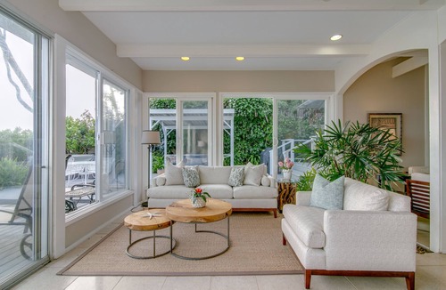 Hawaii Loa Ridge House | Beachfront | Hot Tub | A/C | BBQ | Honolulu |5-7 NIGHT STAYS PERMITTED