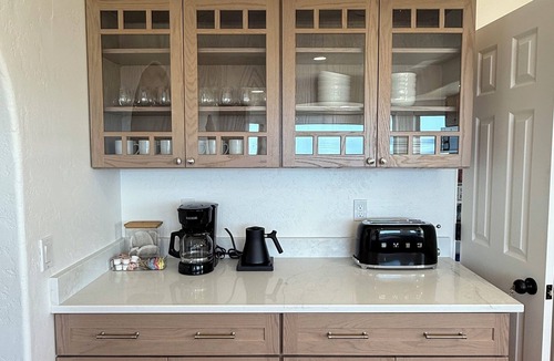 Bandon House | Beachfront, hot tub, sauna, dog-friendly, 2026 remodel