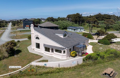 Bandon House | Beachfront, hot tub, sauna, dog-friendly, 2026 remodel