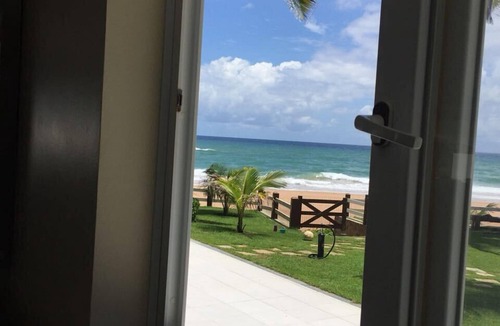Catu de Abrantes House | Beachfront House (On the Sand)