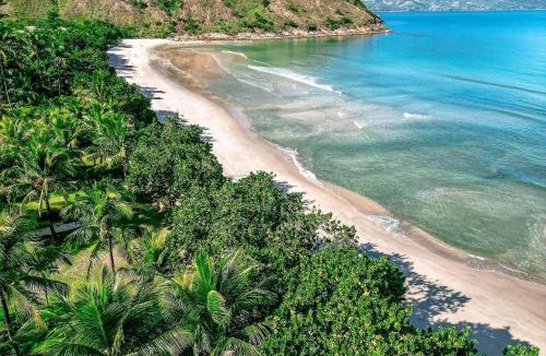 Barequecaba House | Beachfront house for 6 on Guaecá Beach in São Sebastião