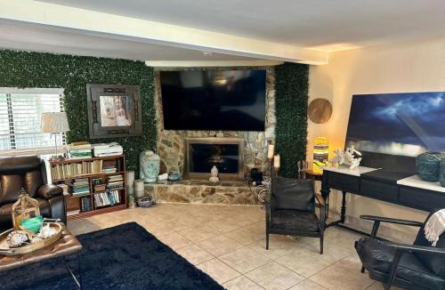 Indian Shores Apartment | Beachfront House