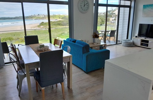 Kiama Downs House | Beachfront House with direct access to the Beach. Just bring your beach towel!