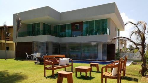 Parafuso House | Beachfront House with 5 Suites in Guarajuba