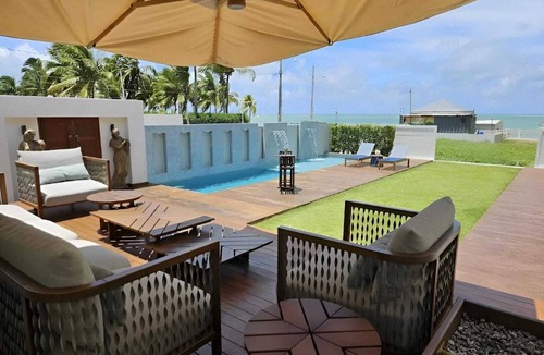 Camboinha House | Beachfront House with Balcony and Sea View, João Pessoa