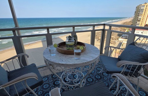 El Perellonet Apartment | Beachfront house with fantastic views, full kitchen and quality wifi.