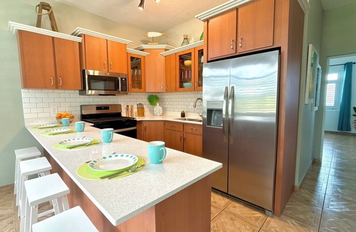 Rio Grande House | ★ Beachfront ★ Infinity Pool ★ Gated Parking★ Bedroom AC ★ Free Laundry & WiFi ★