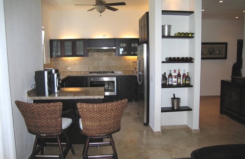 ProCab Apartment | Beachfront, Jacuzzi on terrace, guest-friendly, near all shops/restaurants/bars!