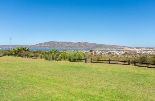 Langebaan House | Beachfront, lagoon view, BBQ overlooking lagoon