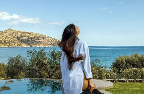 Agios Nikolaos Town Villa | Beachfront Linum Escape Retreat
