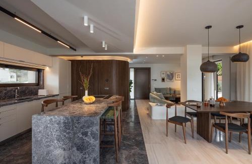 Agios Nikolaos Town Villa | Beachfront Linum Escape Retreat with a Heated Pool