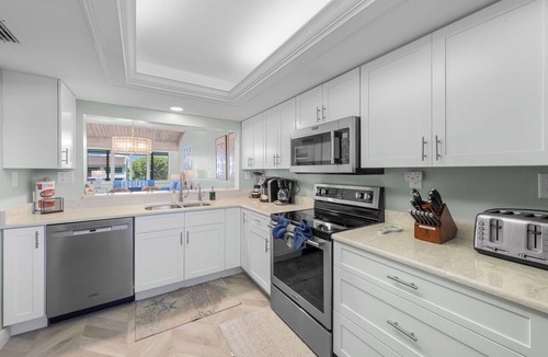 Sanibel Condo | Beachfront Loggerhead Cay 443—Sunset Views, Heated Pool, Pickleball & Tennis, 2 Bikes + Beach Gear. Weekly Stays