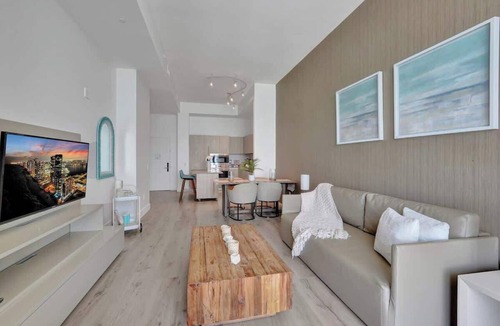 Hollywood South Central Beach Apartment | Beachfront Luxe Condo Sunrise Oceanfront Balcony