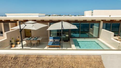 Isla Mujeres Apartment | Beachfront Luxe Penthouse Studio in Isla Mujeres