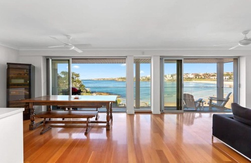 North Bondi Apartment | Beachfront Luxury 3 Beds with Ocean View Balcony
