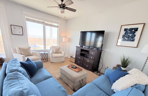 Galveston House | Beachfront luxury - 4 bedroom w/3 king beds amazing views