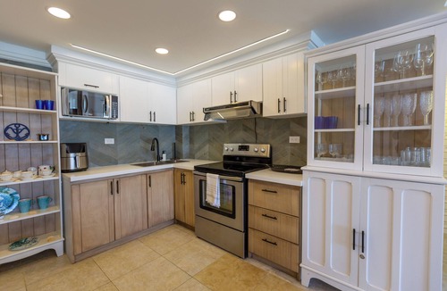 Villas Del Mar Apartment | Beachfront Luxury | 60”TV | FullKitchen| Marbella