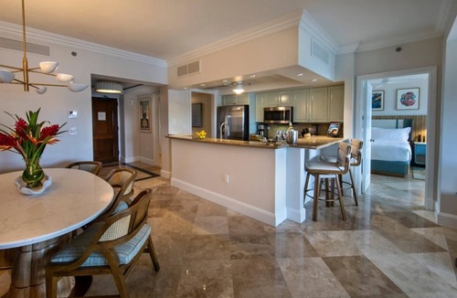 Nazareth Villa | BEACHFRONT LUXURY at the Ritz! NEWLY RENOVATED - MOST DATES Available!