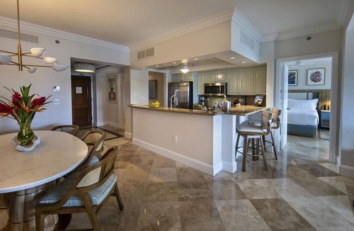 Nazareth Resort | BEACHFRONT LUXURY at the Ritz! NEWLY RENOVATED - MOST DATES Available!