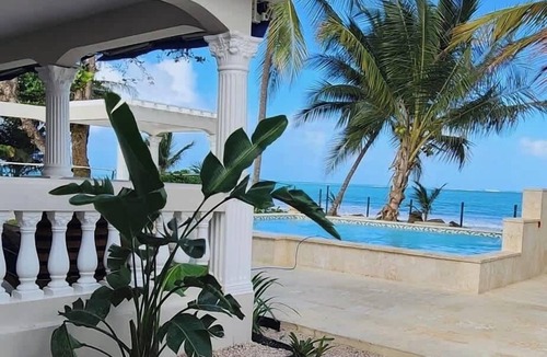 Playa Fortuna House | Beachfront, Luxury Bungalow, Private Premium Pool!