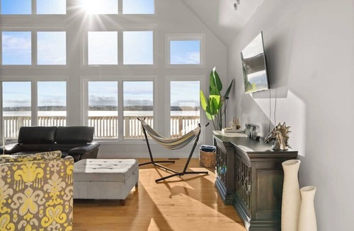 Tatamagouche Cottage | Beachfront luxury home w/Hot tub