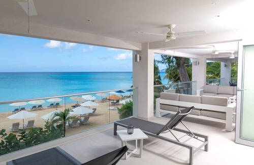 Old Trees Bay Apartment | Beachfront Luxury Condo - The One at The St. James