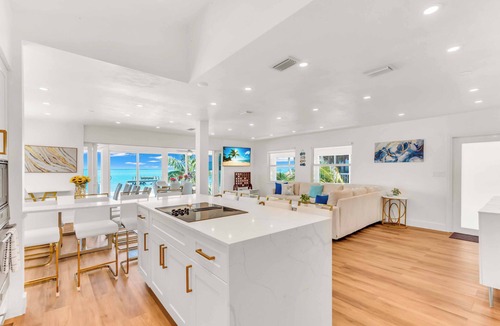 North Captiva House | BEACHFRONT LUXURY ISLAND HOME PRIVATE SWIM SPA~FISHING DOCK~GOLF CART STUNNING