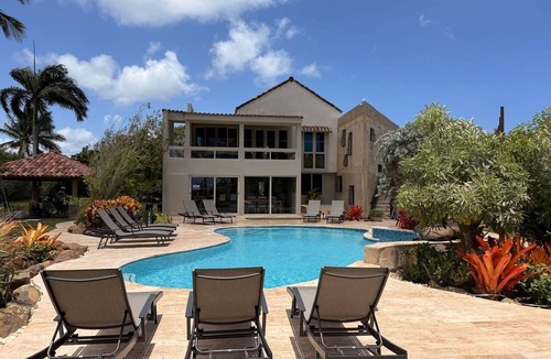 Zarzal House | Beachfront, Luxury Oasis with Private Resort Pool