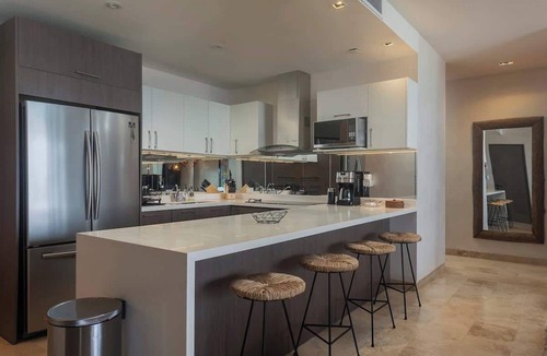 Soliman Bay Apartment | Beachfront Luxury + Rooftop Oasis Tankah Bay