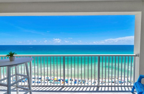 Long Beach Apartment | BeachFront-Majestic Beach Resort 1513