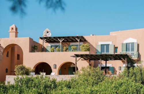 Megas Gialos Apartment | Beachfront Majestic Villa