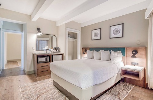 Lincoln City Hotel | Beachfront Manor Hotel