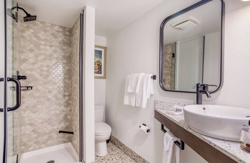 Lincoln City Hotel | Beachfront Manor Hotel