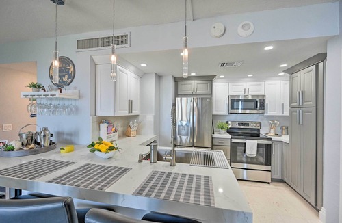Marco Island Condo | Beachfront Marco Island Condo w/Pool Access!