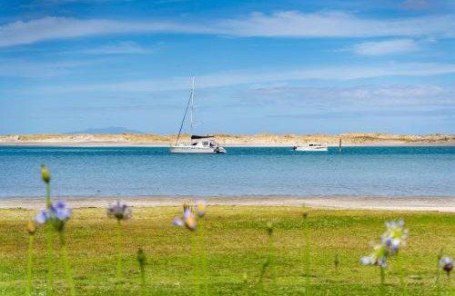 Mangawhai Heads House | Beachfront Marvel - Mangawhai Heads holiday unit