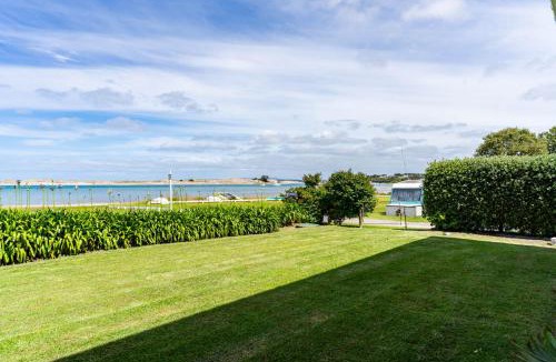 Mangawhai Heads House | Beachfront Marvel - Mangawhai Heads holiday unit