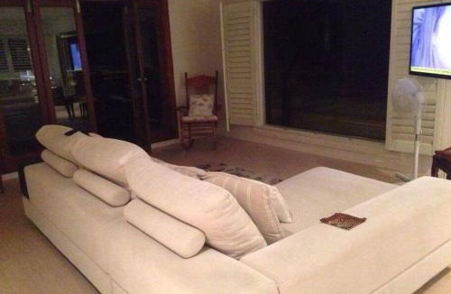 Miami Apartment | Beachfront MIAMI 2 Bdr Easy Living VIEWS VIEWS!